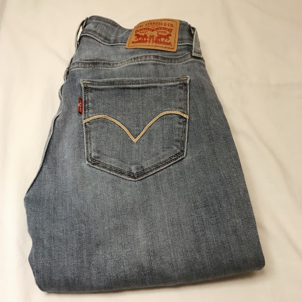 Levi’s Light Wash Skinny Jeans